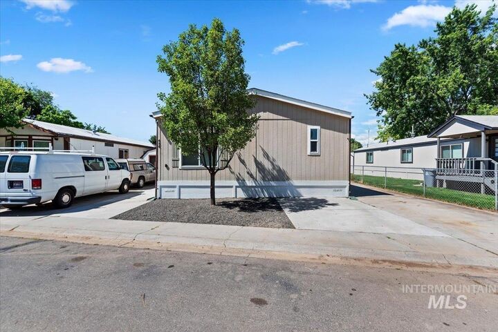 Property Photo:  456 W Greenleaf St.  ID 83713 