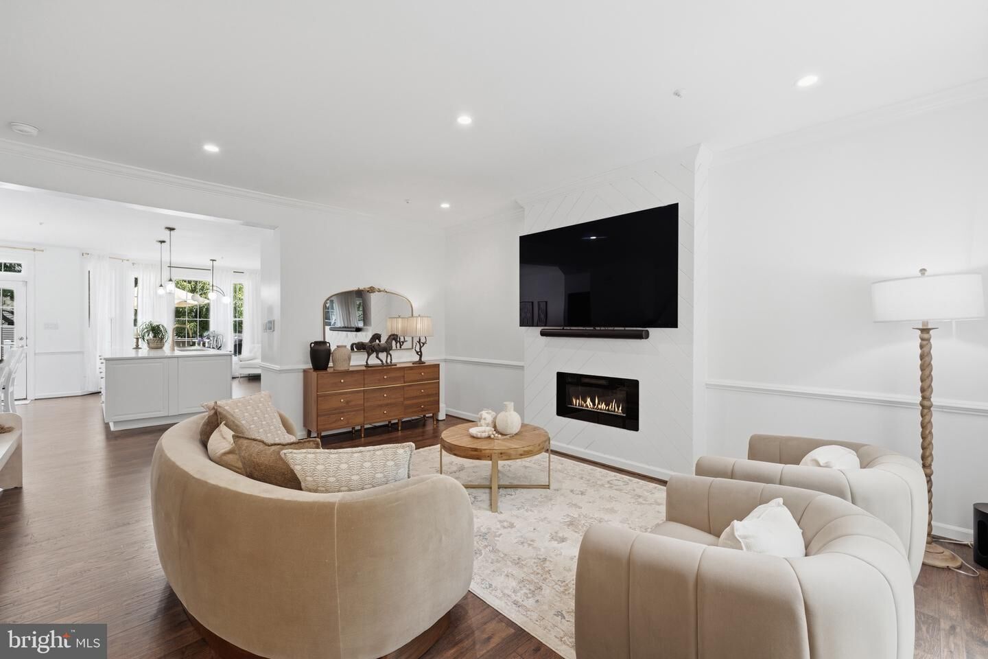 Property Photo:  210 Painted Post Lane  MD 20878 