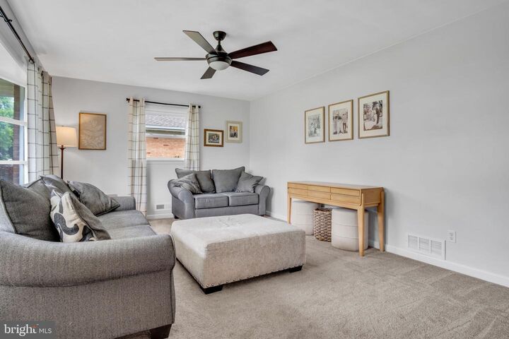 Property Photo: 112 W Green Street PA 17011