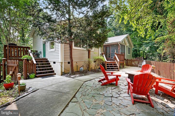 Property Photo:  2220 Vern Road  MD 20676 