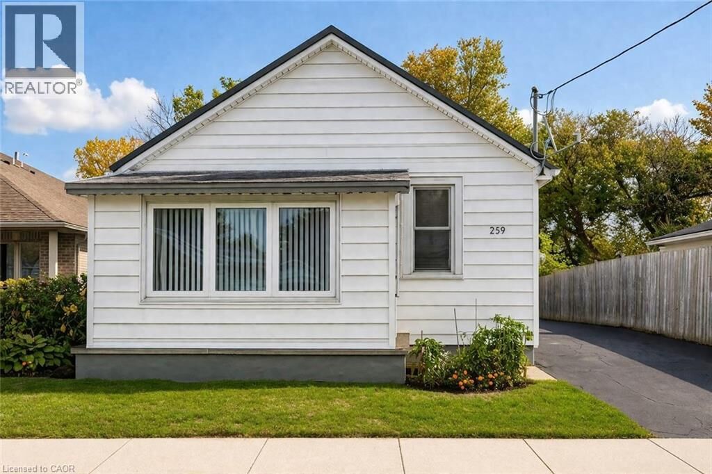 Property Photo: 259 Metcalfe Street North ON N3Y 3Y1