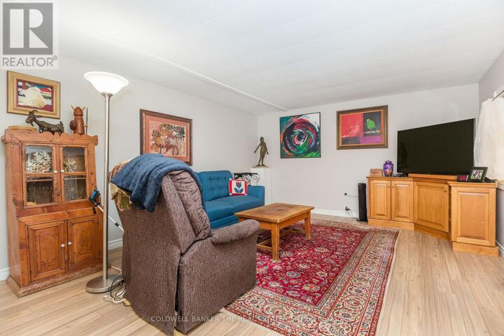 Property Photo: 9 Hawthorne Drive ON L9S 1P7