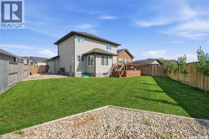 Property Photo:  668 Lehrer Crescent  SK S7R 0L2 