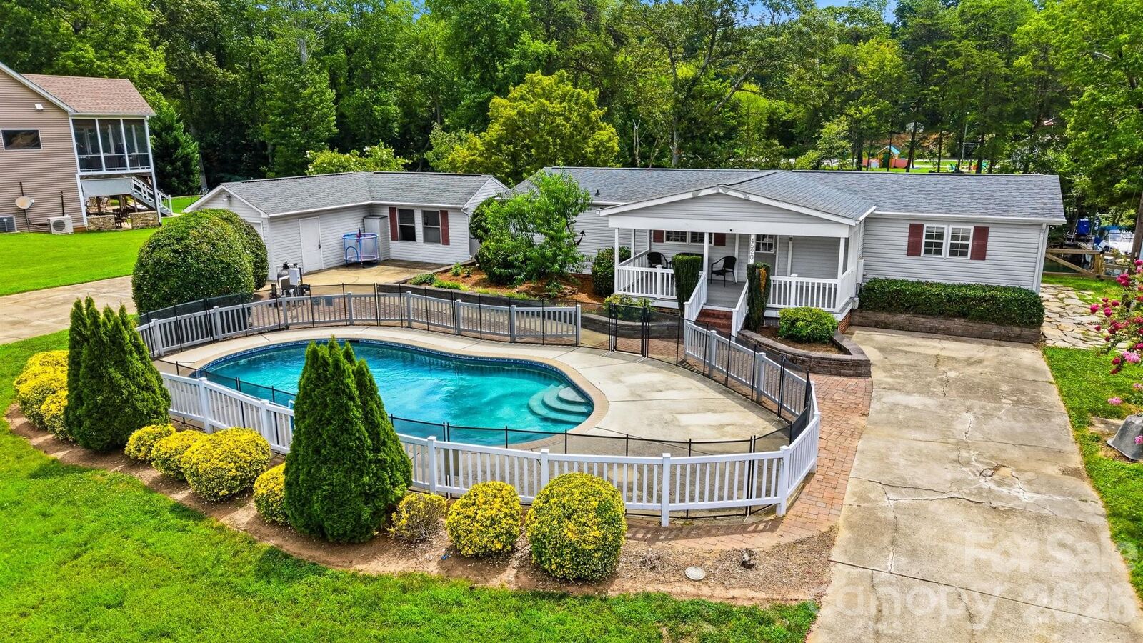 Property Photo: 4520 Lake Drive NC 28673