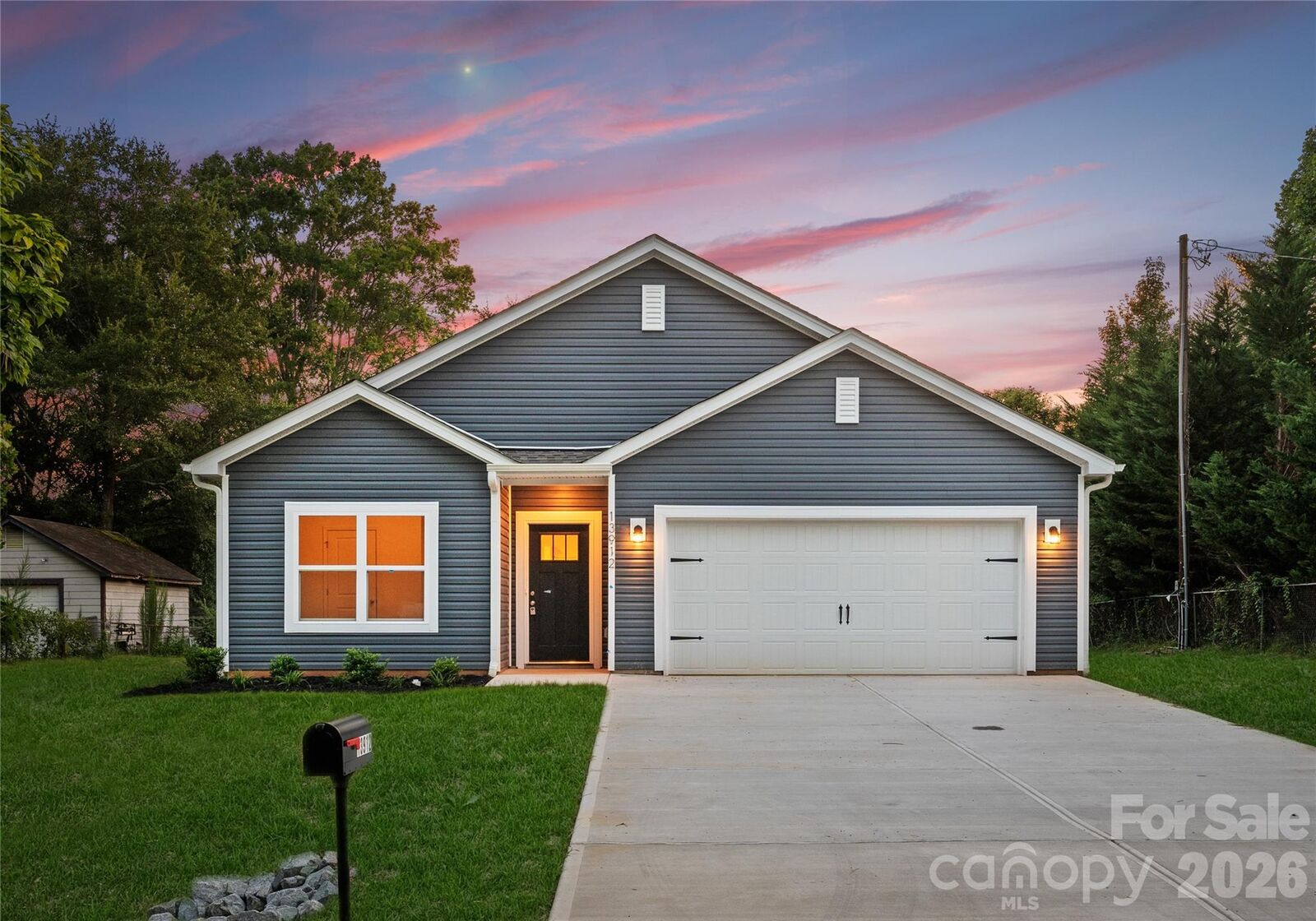 Property Photo: 5230 Hickory Lane NC 28216