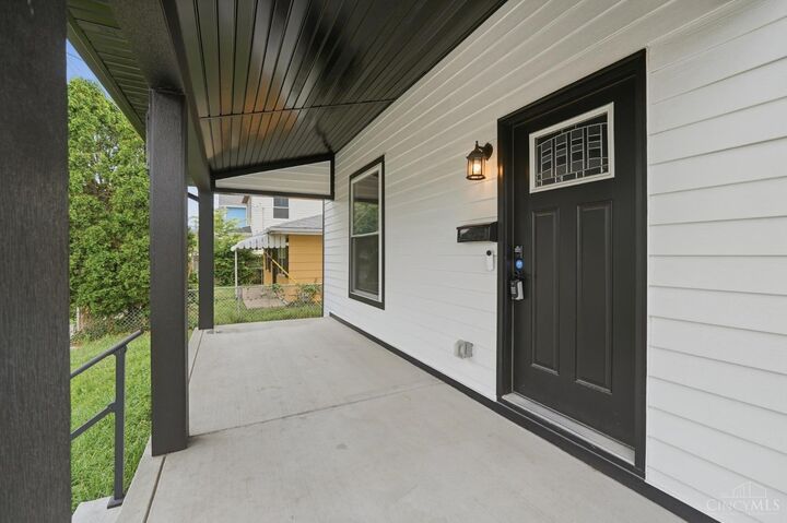 Property Photo: 2009 Henry Avenue OH 45042