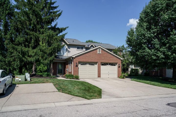 Property Photo: 5574 Regimental Pl OH 45239