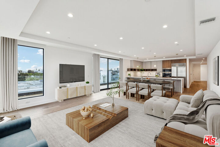 Property Photo:  725 N Croft Ave, Unit 103  CA 90069 