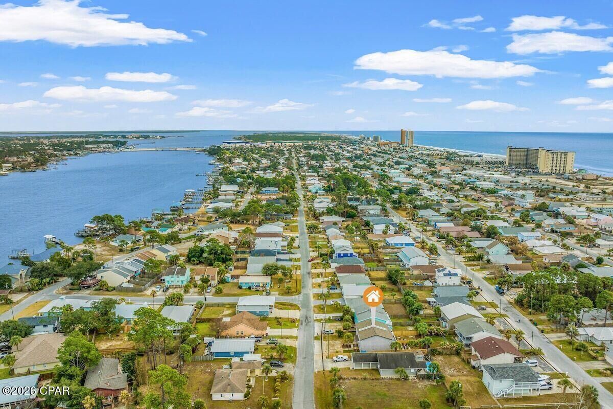 Property Photo: 6319 Hilltop Avenue FL 32408