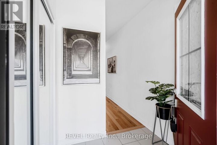 Property Photo:  20 Ever Sweet Way  ON L2V 0L1 