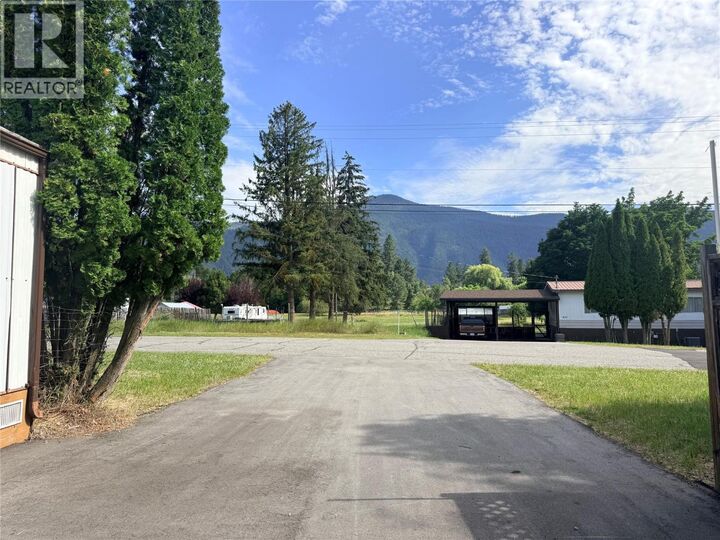 Property Photo:  829 64 Avenue  BC V0H 1H4 