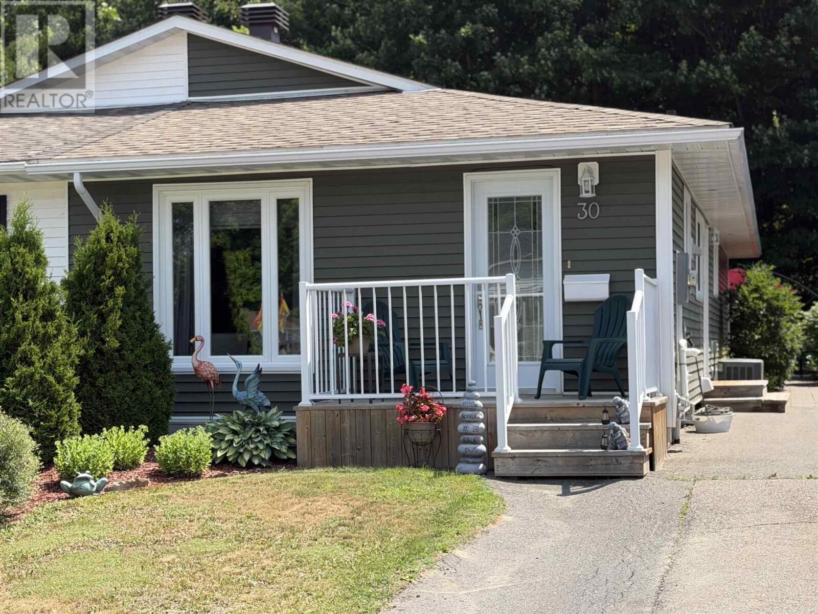 Property Photo: 30 Colwill Dr ON P5A 2Z7