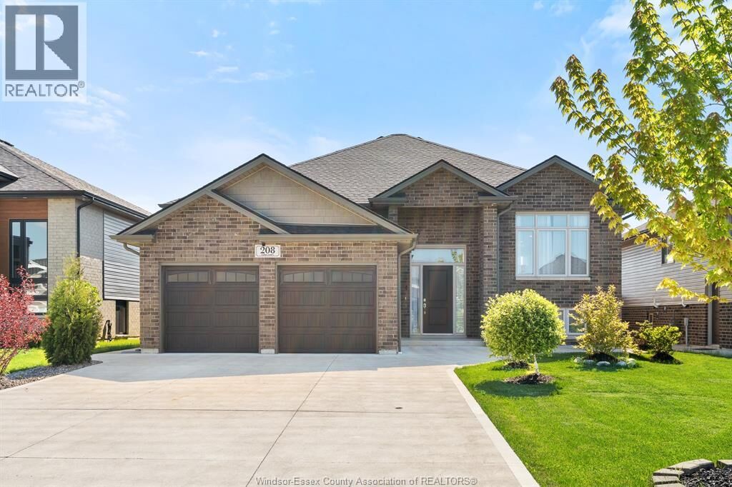 Property Photo:  208 Clarke  ON N9V 0G6 