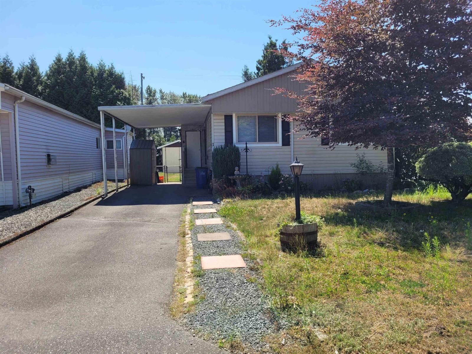 Property Photo:  31313 Livingstone Avenue 1  BC V2S 3M7 