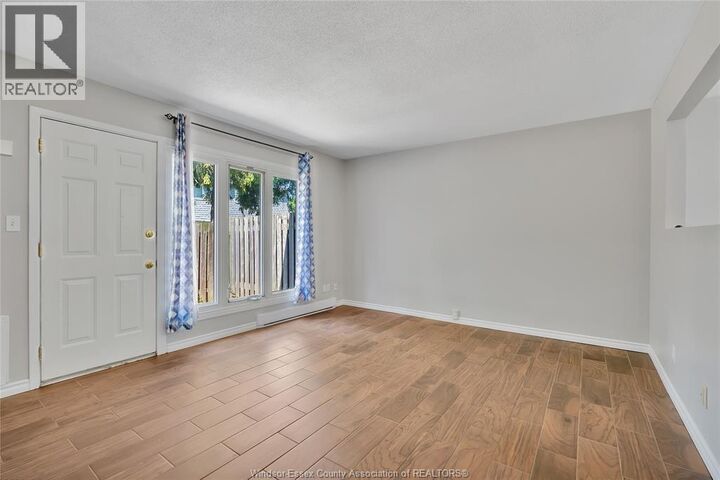 Property Photo:  6732 Roseville Garden Drive  ON N8T 1J2 