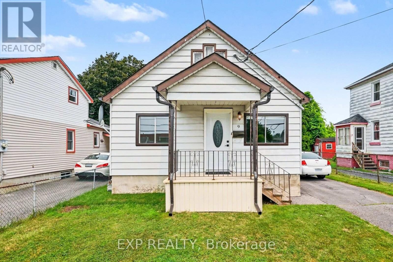 Property Photo:  9 Eleventh Street West  ON K6J 3A8 