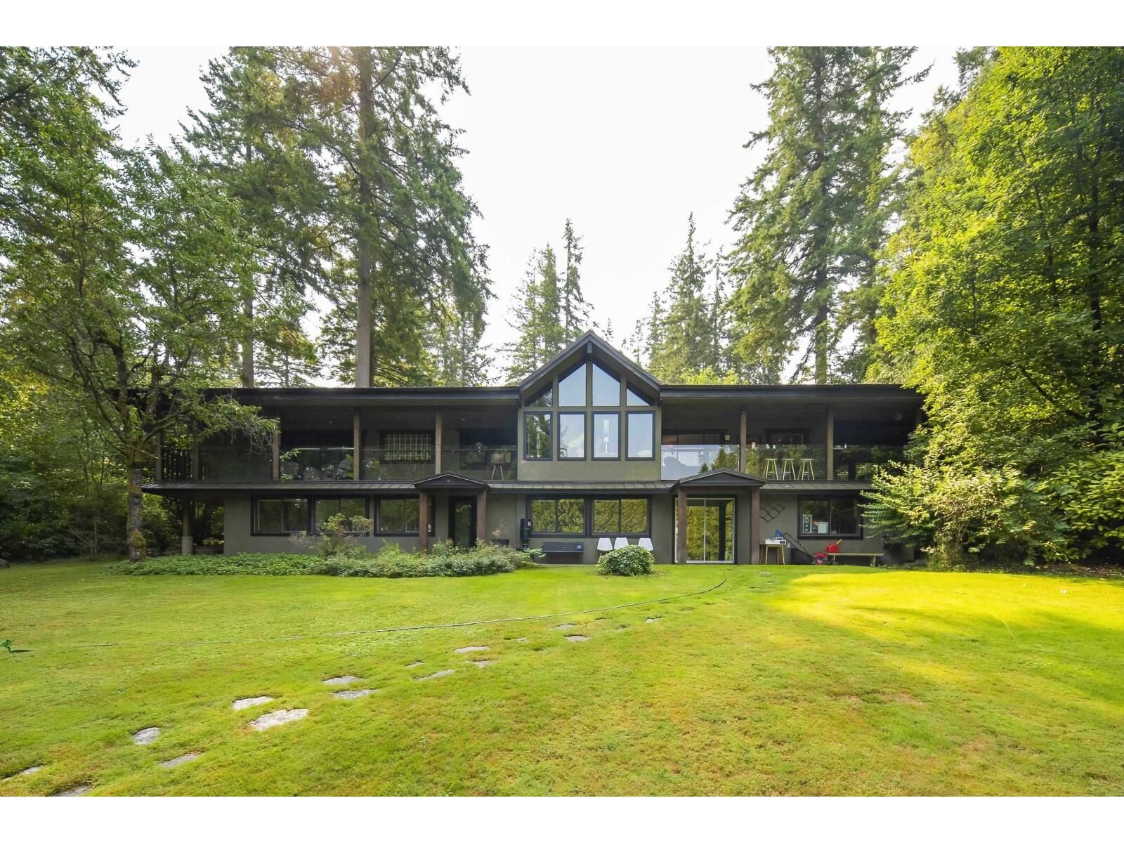 Property Photo: 14275 28 Avenue BC V4P 2H2