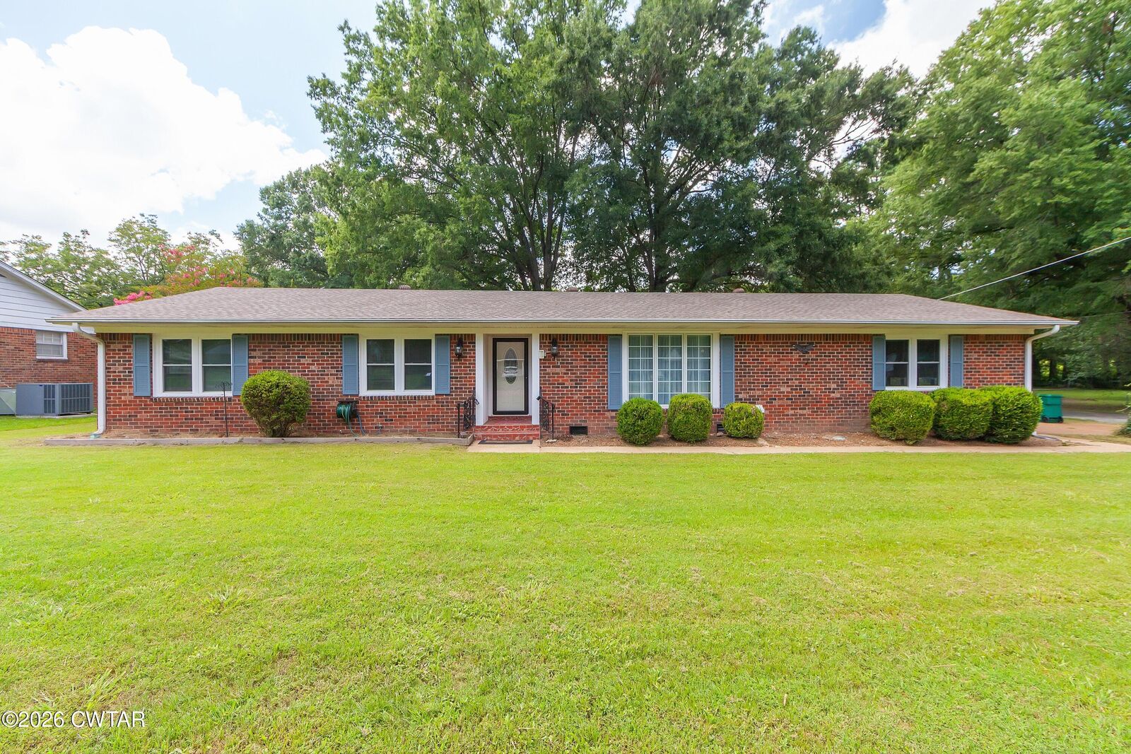 Property Photo: 243 Ridgedale Drive TN 38305