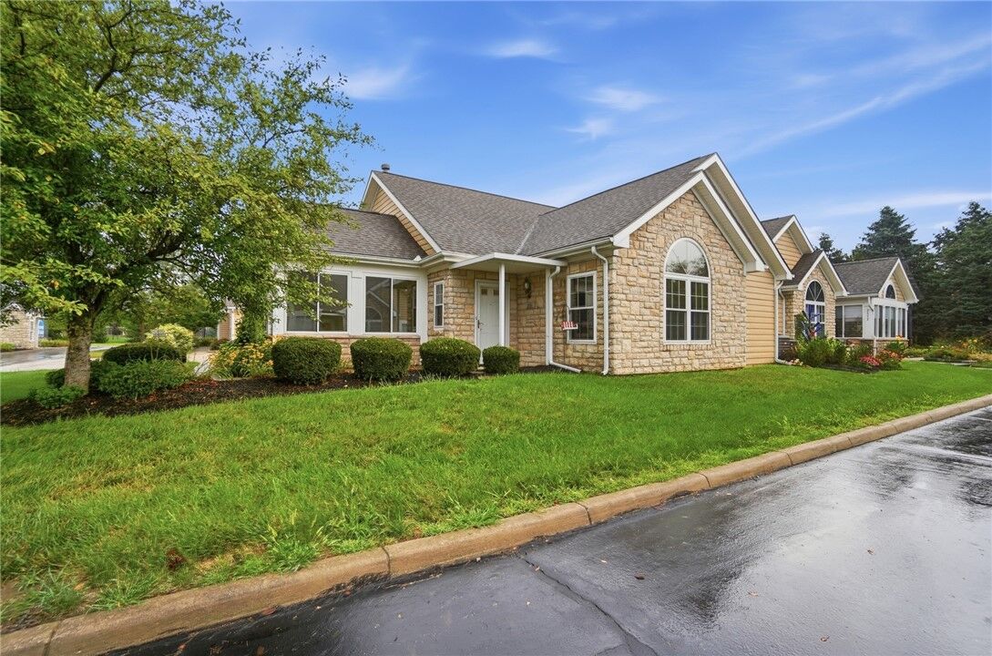 Property Photo:  2690 Prestwick Village Circle  OH 45503 