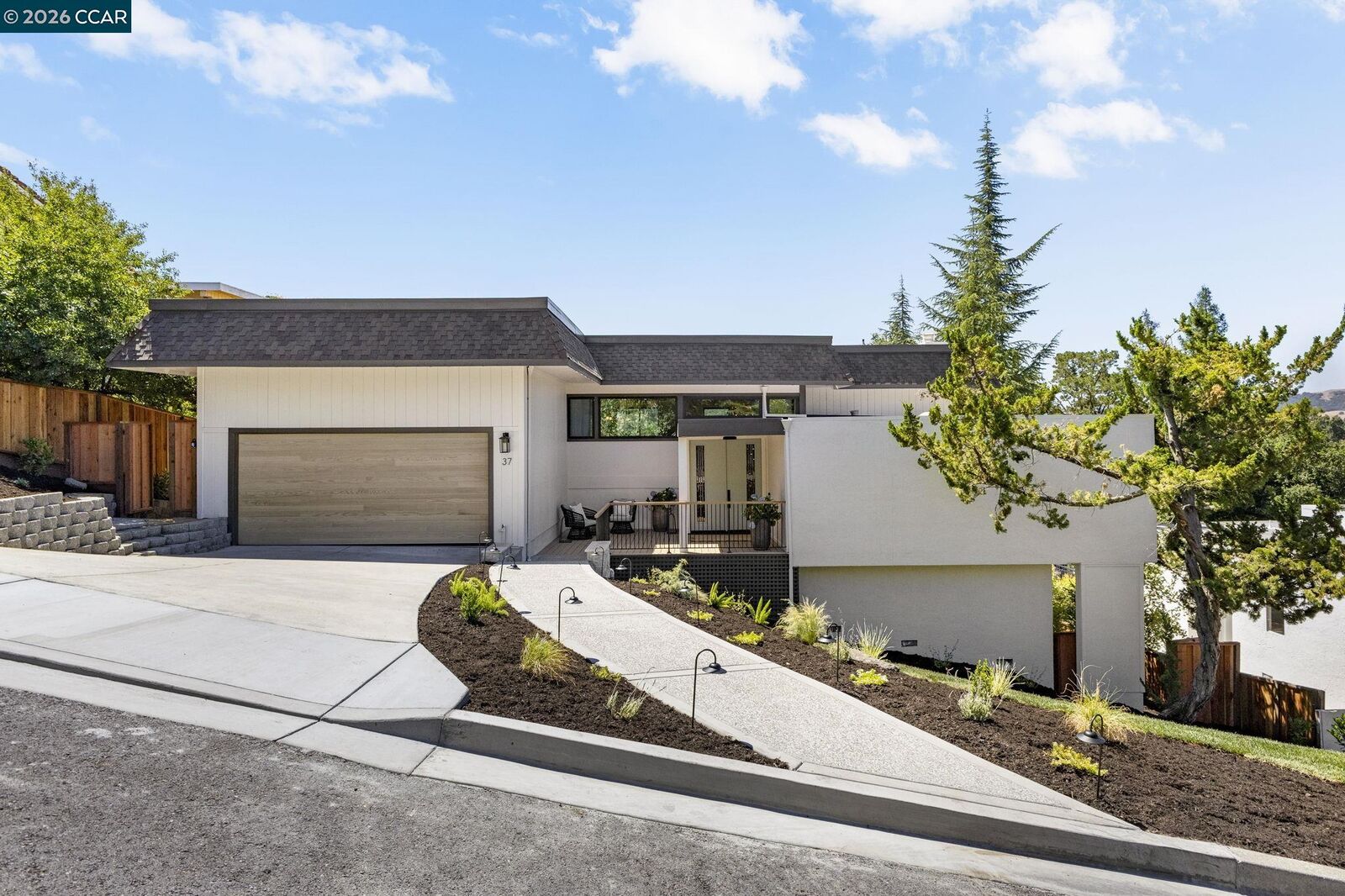 Property Photo: 37 Pulido Ct CA 94526