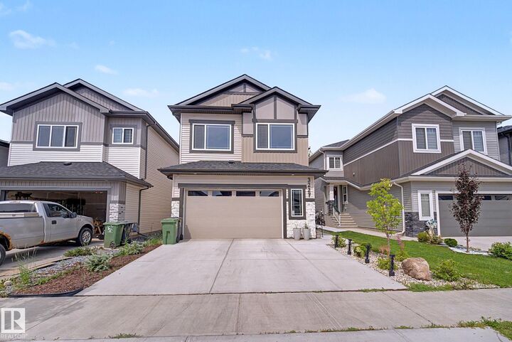 3227 Pelerin Crescent — photo 1