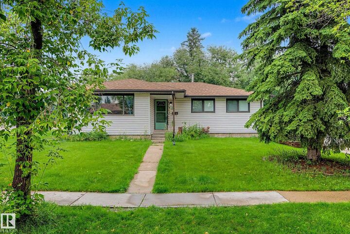 48 Aspen Crescent — photo 1