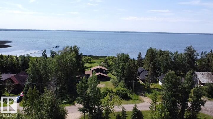 Property Photo:  55107 Rge Road 33 707  AB T0E 1A0 