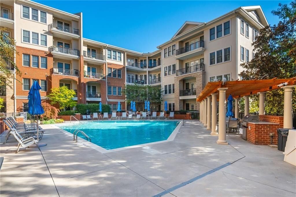 Property Photo: 3621 Vinings Slope SE 2425 GA 30339