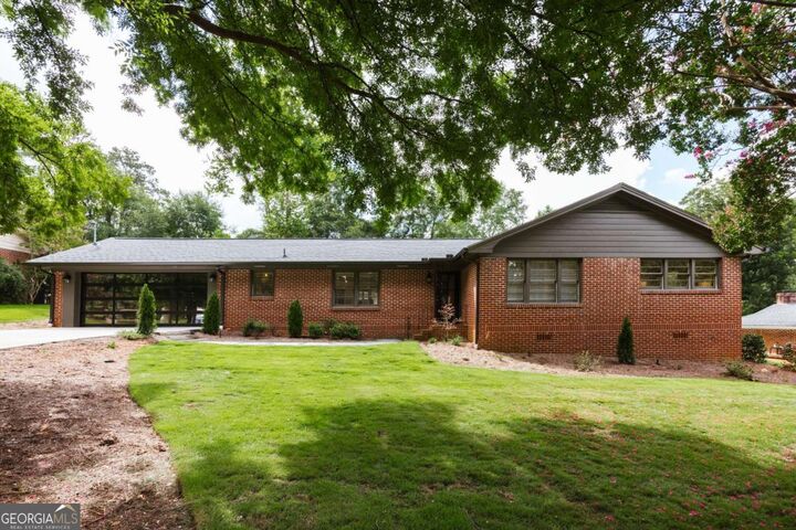 Property Photo: 339 Beechwood Drive GA 30606