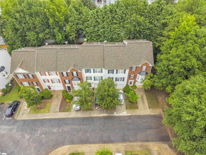 Property Photo: 300 Canewood Place SC 29662