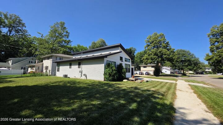 Property Photo:  3217 Rice Court  MI 48911 