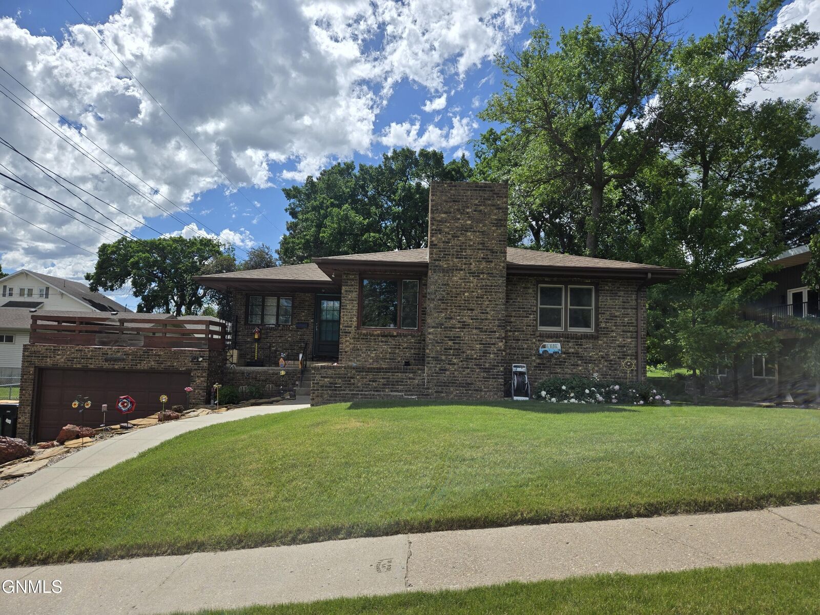 Property Photo:  1010 Hannifin Street N  ND 58501 