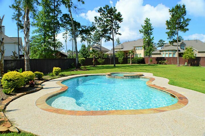 Property Photo: 7 Verdin Place TX 77389
