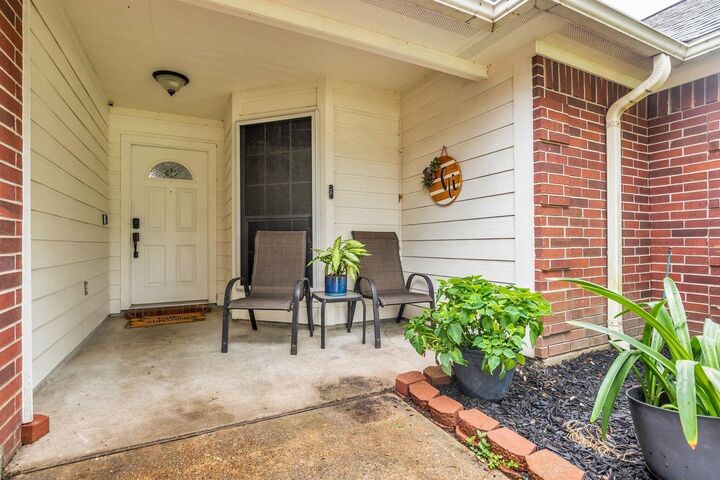 Property Photo: 657 26th Avenue N TX 77590