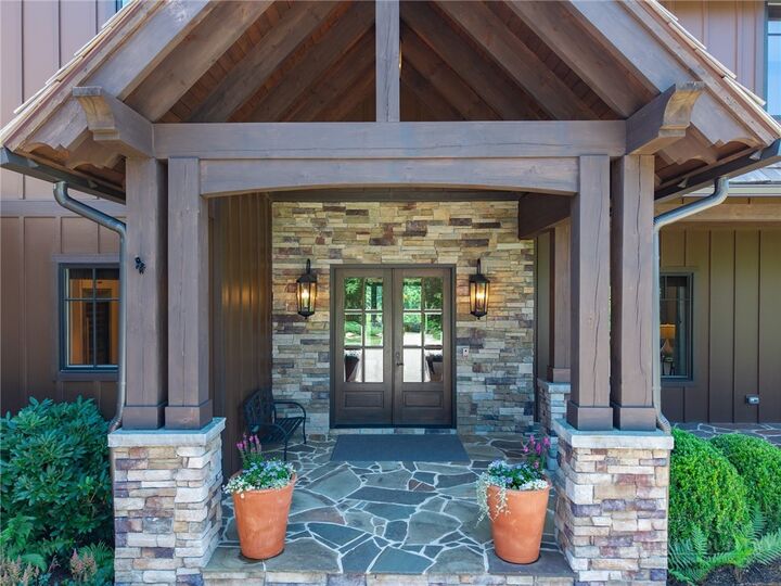 Property Photo: 864 Thunderhill Trail NC 28605