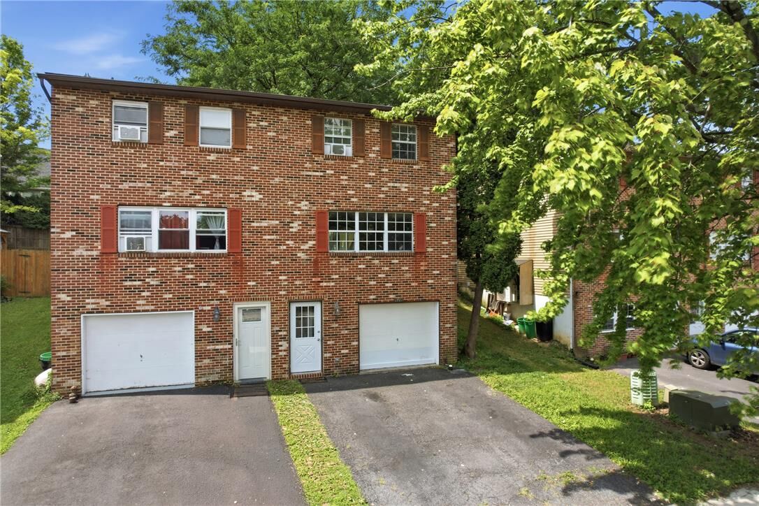 Property Photo:  628 S Front Street  PA 18103 