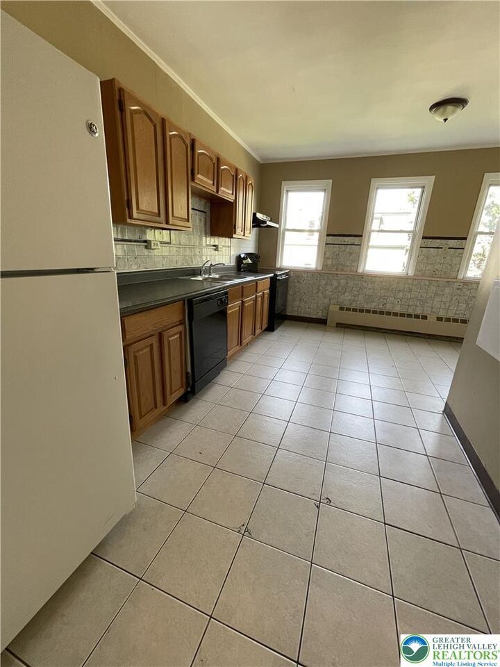 Property Photo: 410 N 2nd Street PA 18102