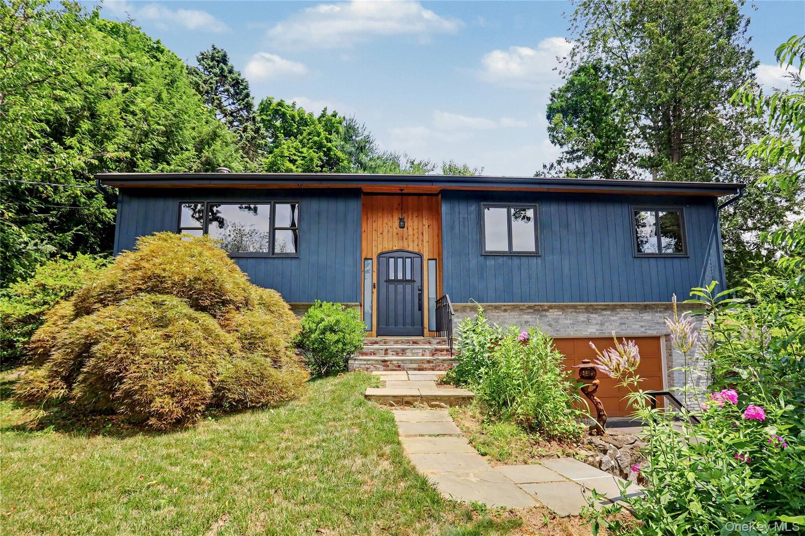 Property Photo:  354 Commerce Street  NY 10532 