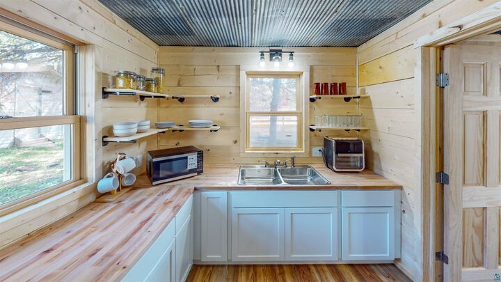 Property Photo:  511 W 3rd St  MN 55604 