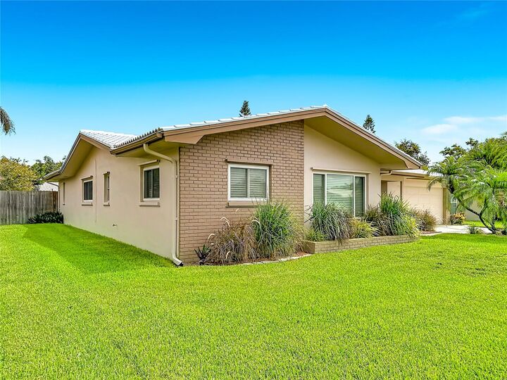 Property Photo:  2178 Waterside Drive  FL 33764 