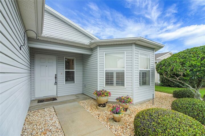 Property Photo:  909 Eagles Landing  FL 34748 