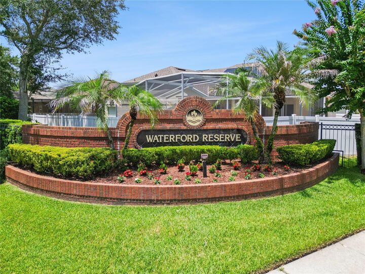 Property Photo: 524 Lakehaven Circle FL 32828