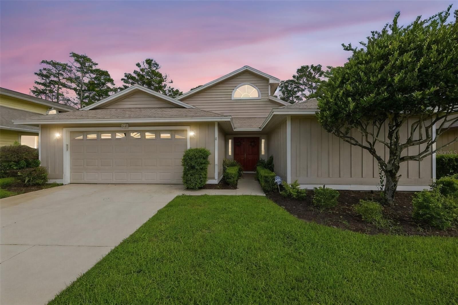 Property Photo: 38 Treetop Circle FL 32174