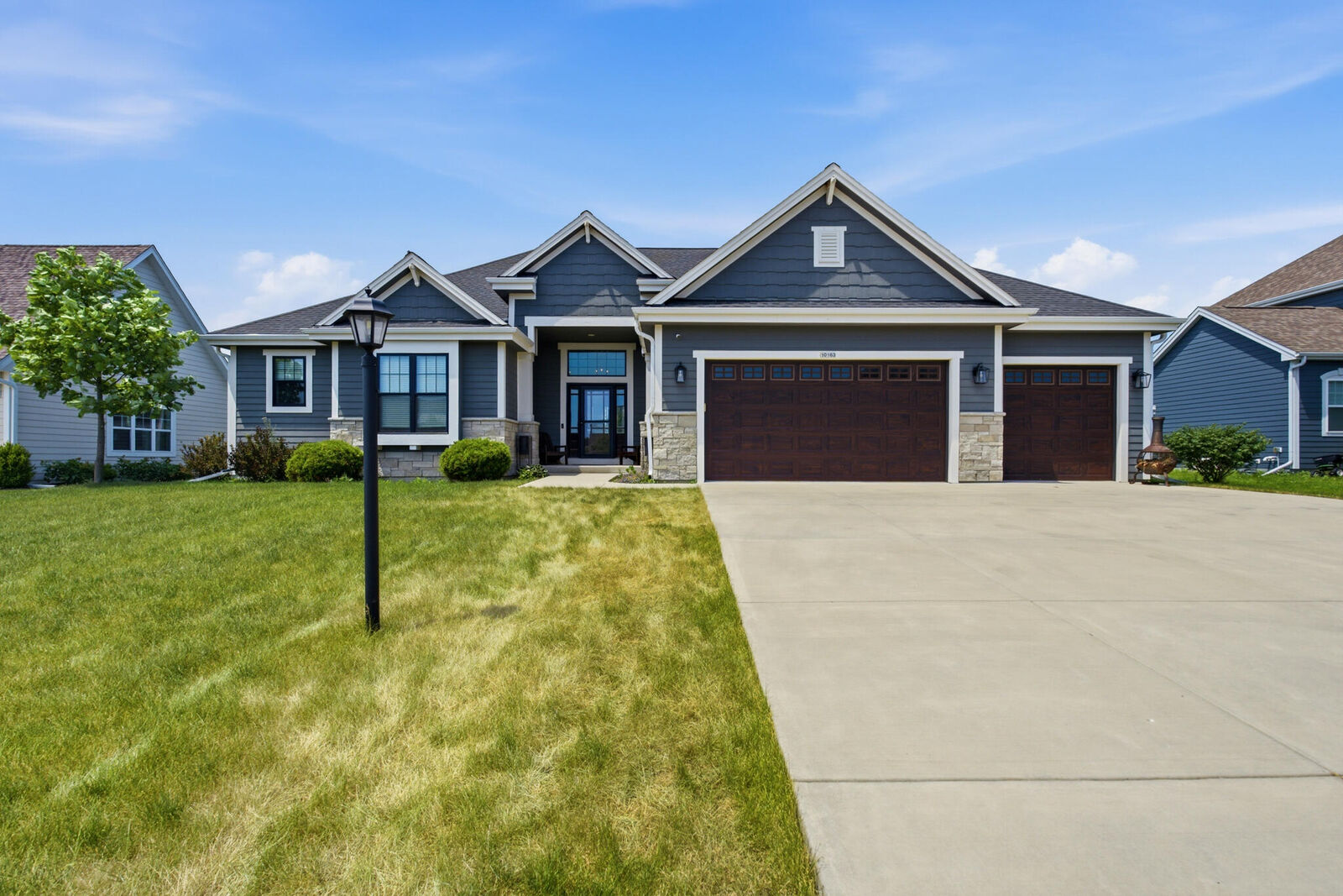 Property Photo:  10163 S Woodside Ct  WI 53132 