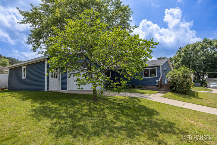 Property Photo:  138 Lincoln Court  MI 49341 