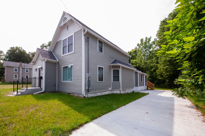 Property Photo: 123 W Manchester Street MI 49037