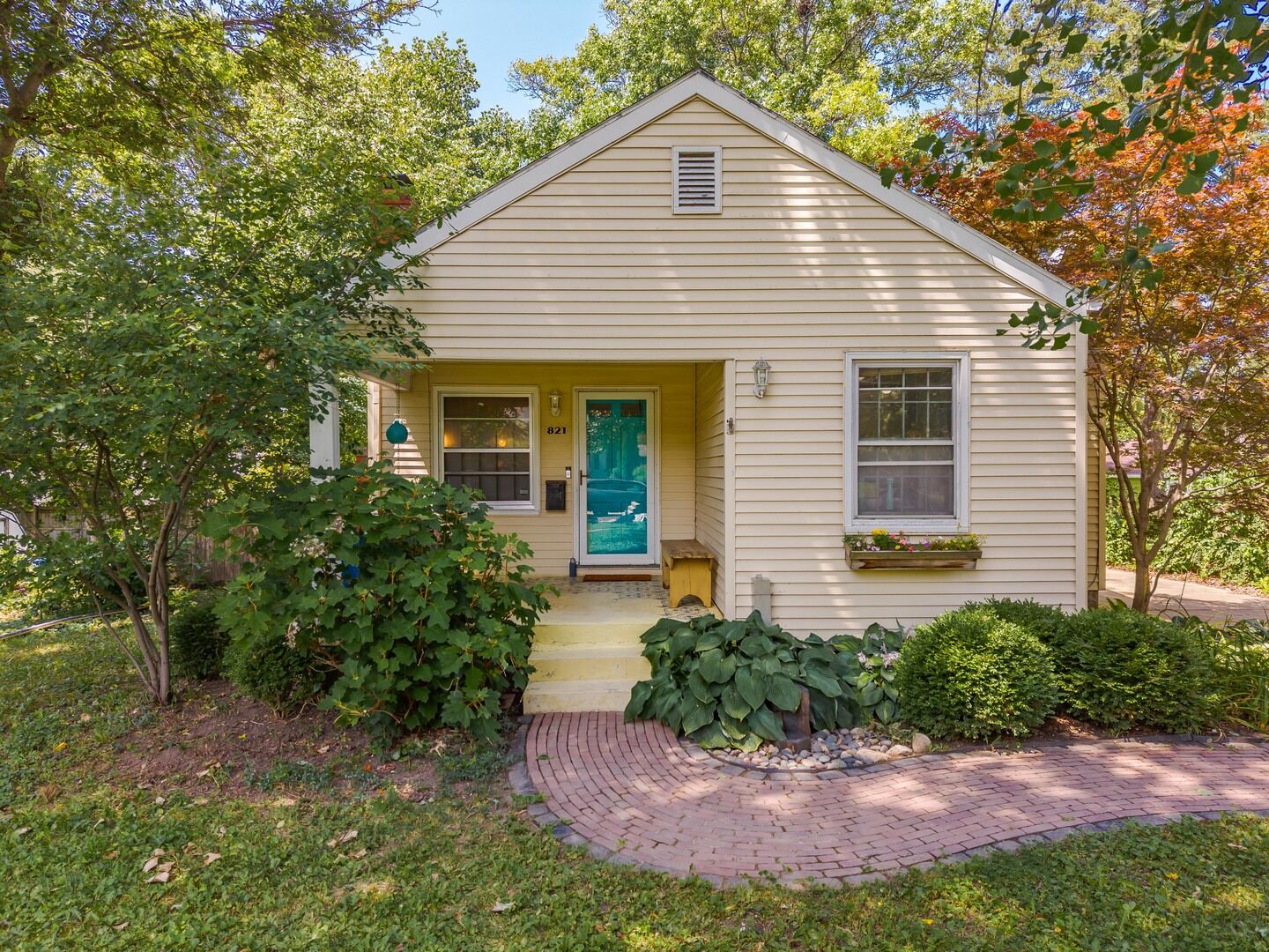 Property Photo:  821 Normal Avenue  IL 61761 