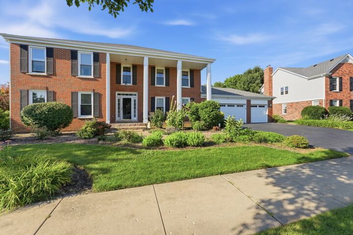 Property Photo:  690 Waterford Drive  IL 60016 