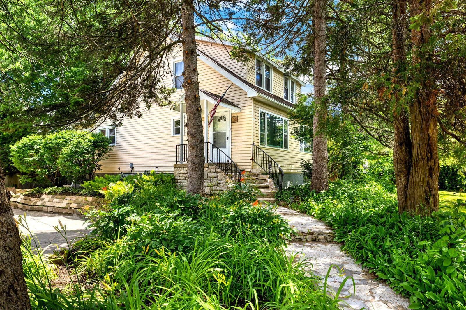 Property Photo: 34069 N Hainesville Road IL 60073