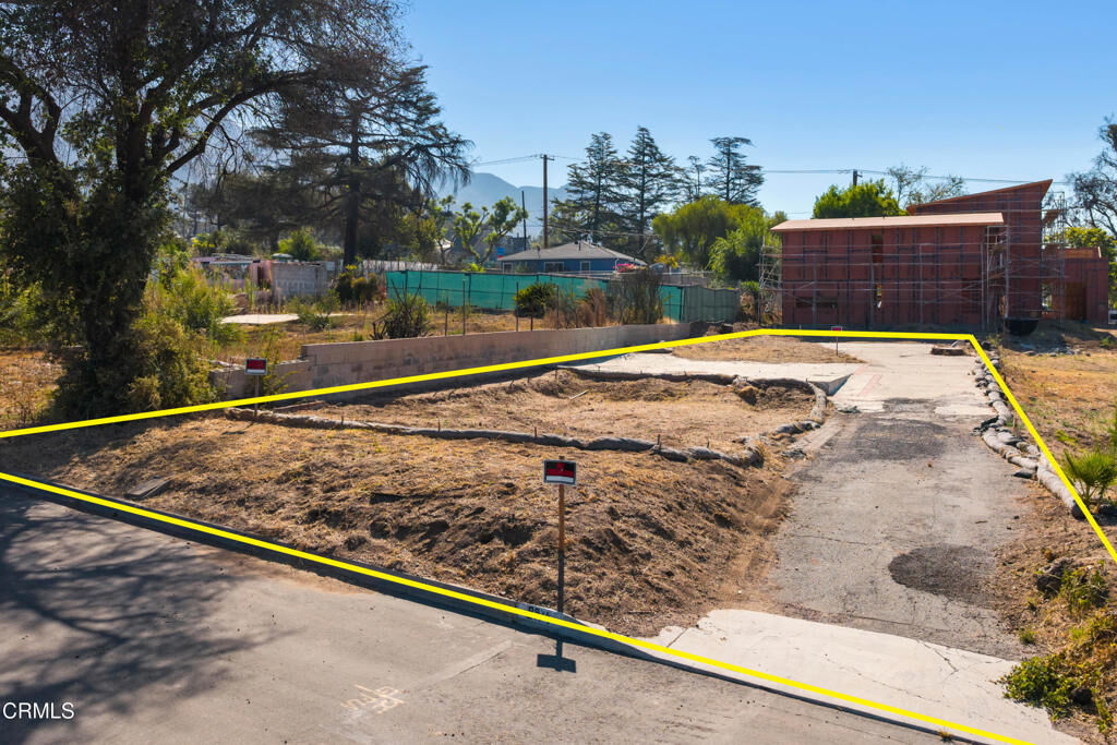 Property Photo:  2974 Emerson Way  CA 91001 